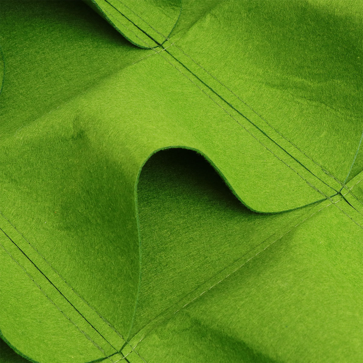 حقيبة نباتات معلقة على الحائط  - مراجعة Vertical Wall Planter وسعره